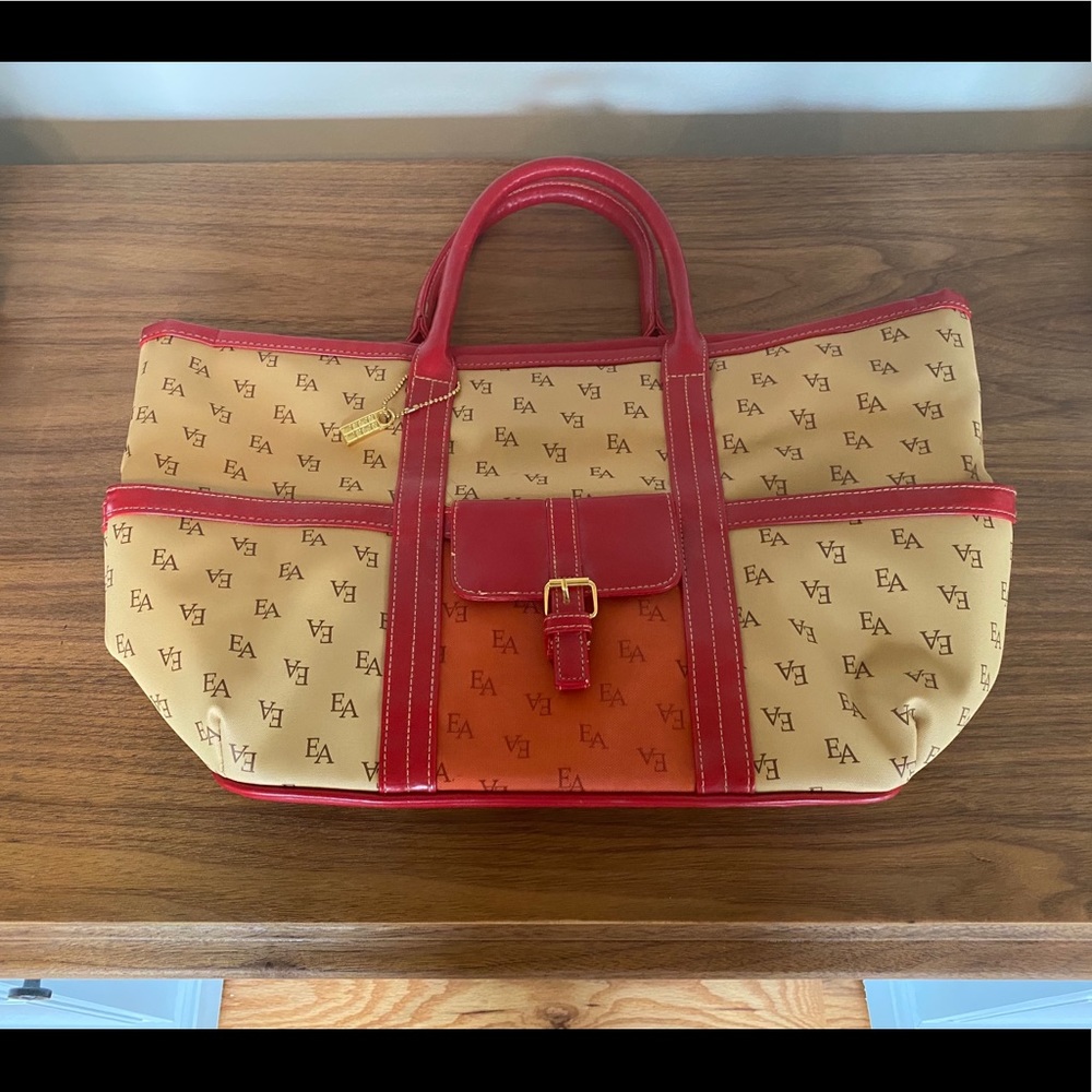 EXTREMELY LOW PRICED Elizabeth Arden Purse!